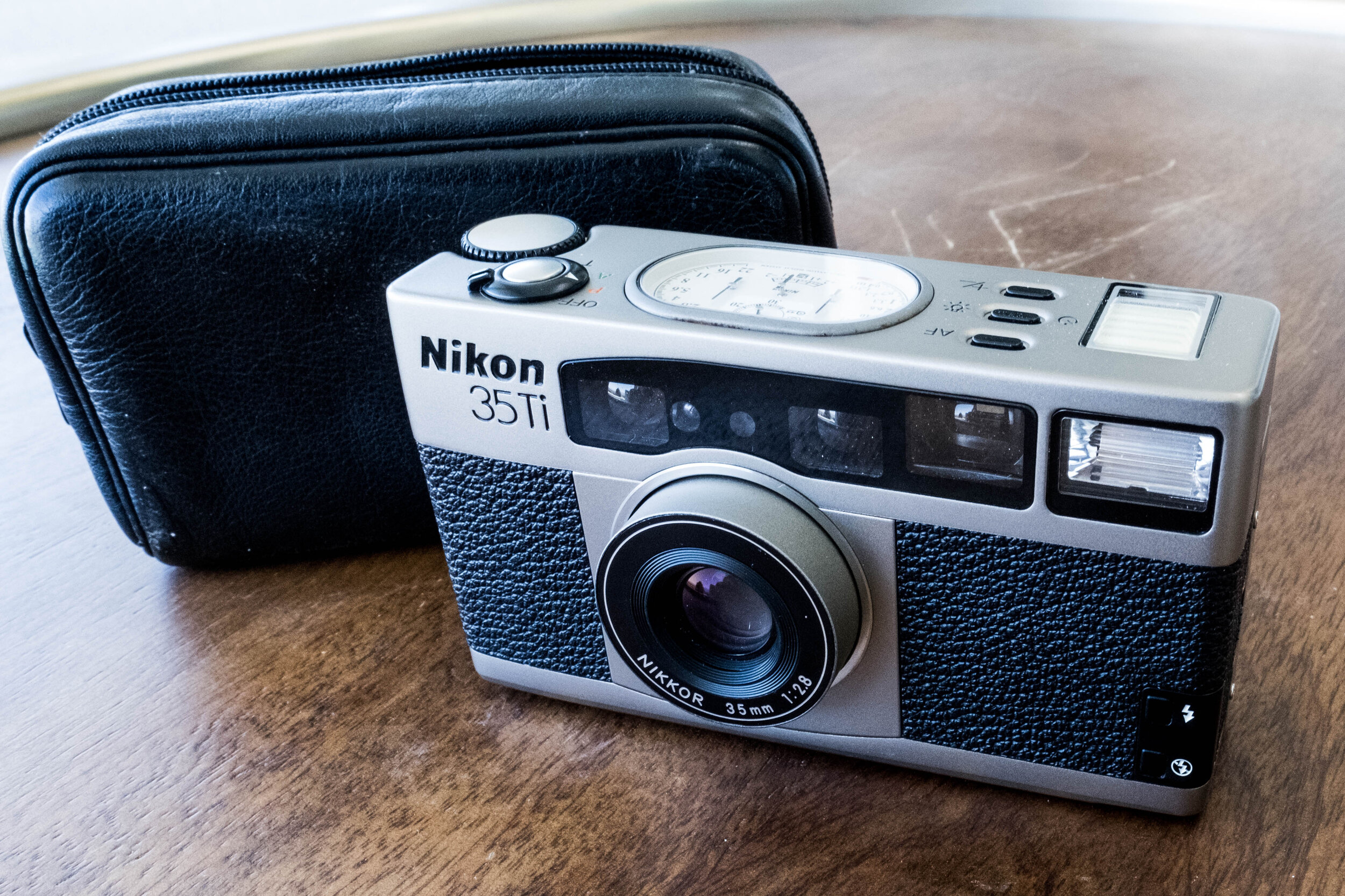 Nikon 35 Ti — Broken Camera . Club